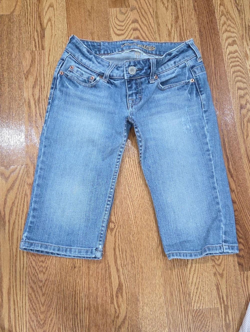 Vintage American Eagle Outfitters Light Blue Stretch Denim Capris